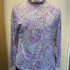 新品 日本製!レディースファッション、ミセス、京染パッチワーク柄プルオーバー 長袖ハイネックブラウス、カットソー 薄手の素材です