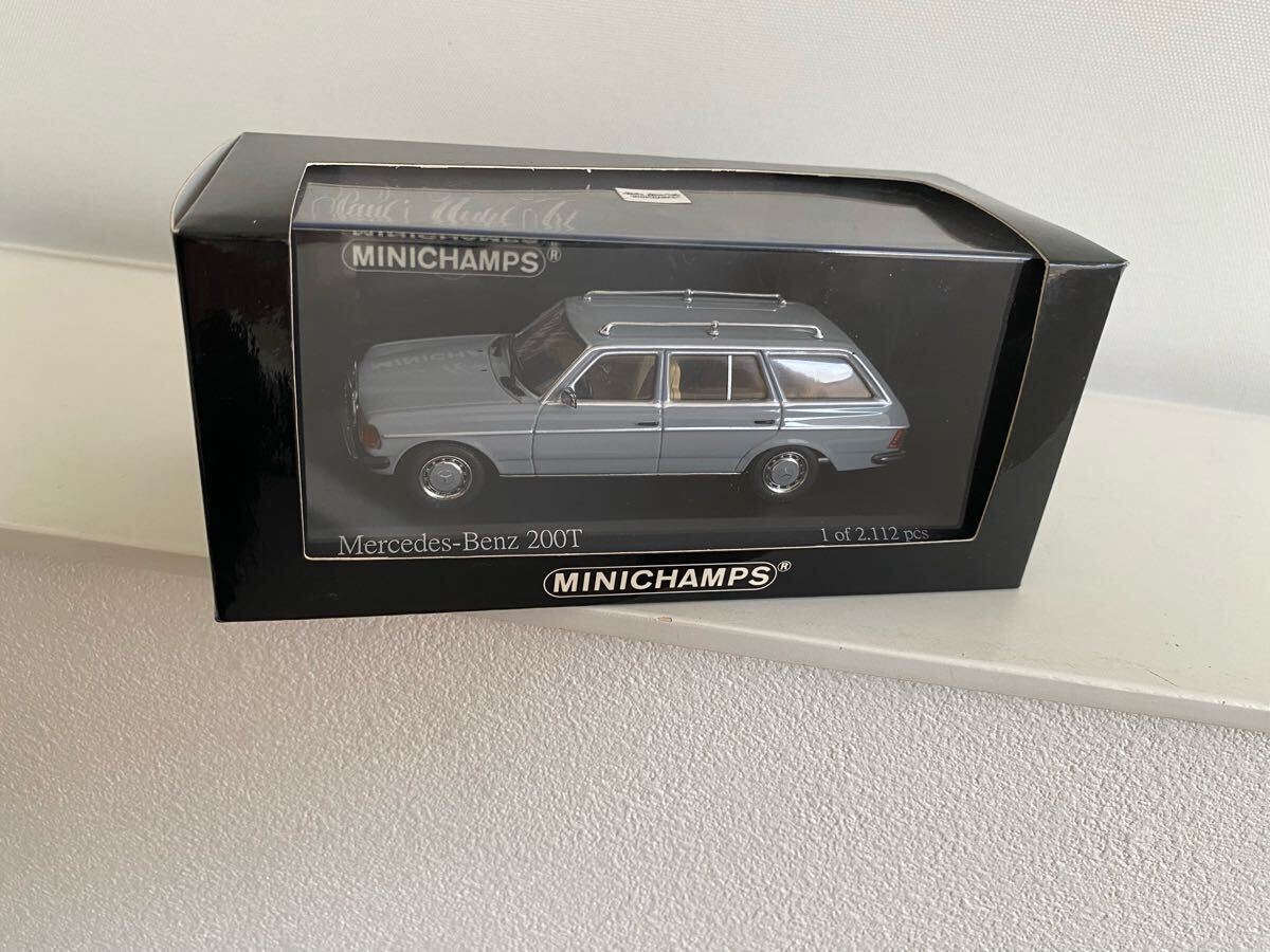 1/43 ミニチャンプス ディーラー特注 メルセデスベンツ 230TE