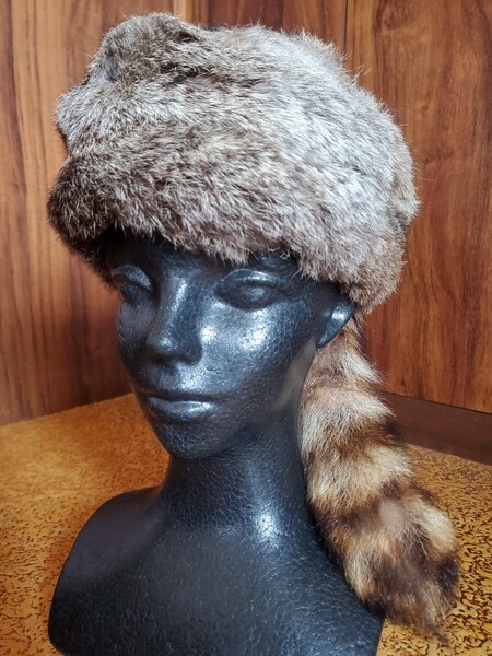 尻尾 付き 毛皮 帽子 ラクーンテイル キャップ ロシア帽 防寒 アライグマ リアルファー コサック クロケット ハット しっぽ ロシアン帽