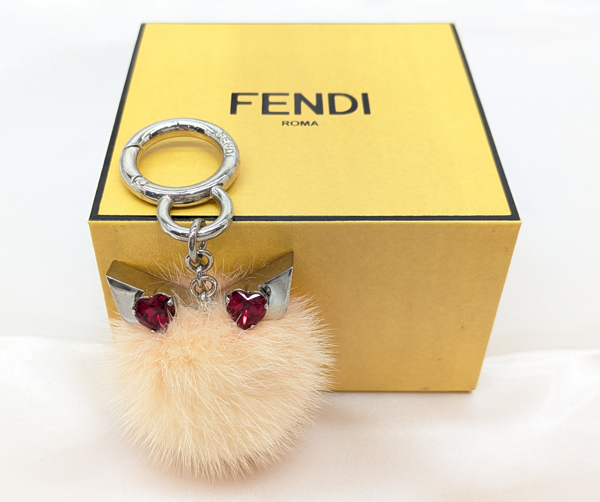 FENDI カール・ラガーフェルド ファーキーホルダー オレンジ 2025年最新】Yahoo!オークション -カールラガーフェルド