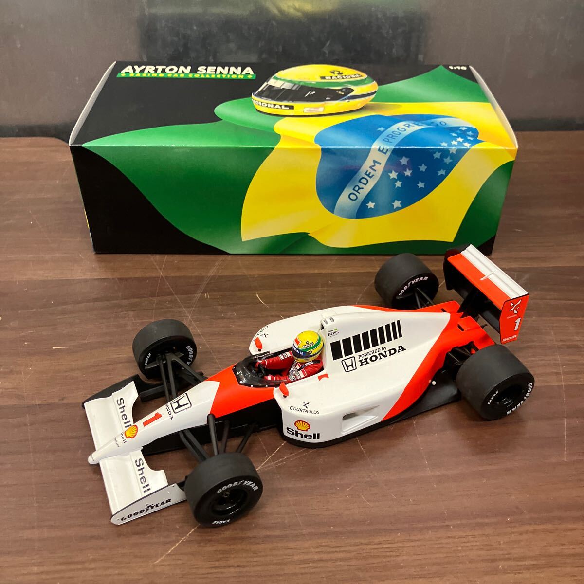 Yahoo!オークション -「1／18 マクラーレン mp4／6」の落札相場