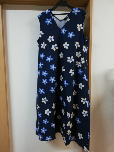 XXLサイズ★極美品★ユニクロのマリメッココラボワンピース★青花
