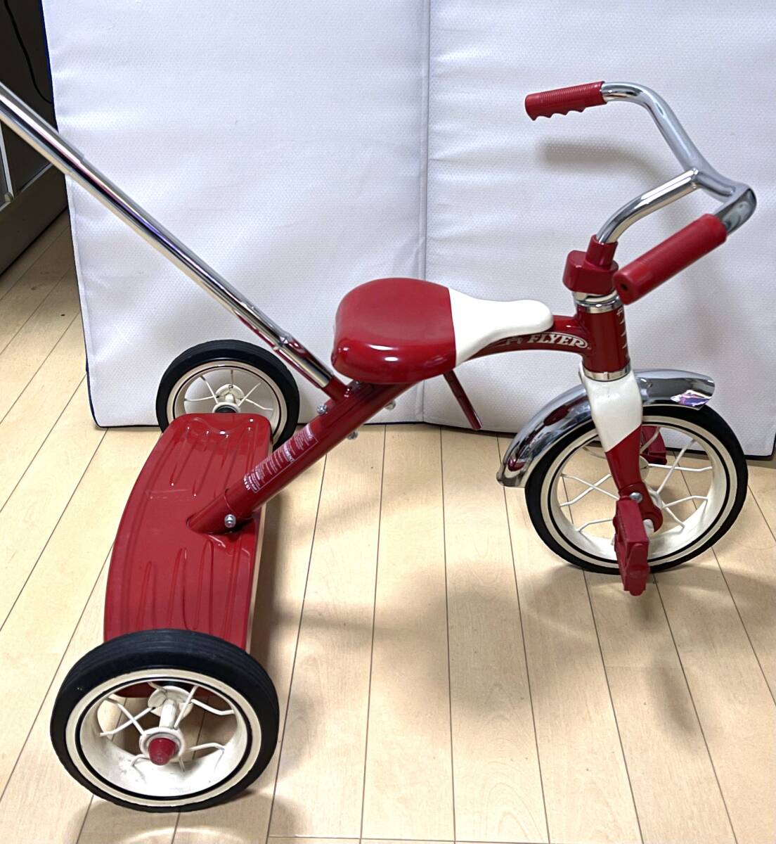 激安特価 Yahoo!オークション -「ラジオフライヤー」(三輪車) (乗用玩具 自転車本体