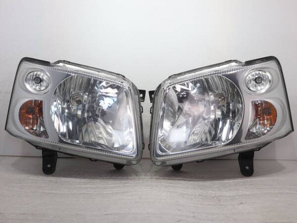 キレイ【コーティング済】 迅速発送 車検〇 STANLEY P5293 管理BR30-11 ソリオ MA34S ヘッドライト 左右