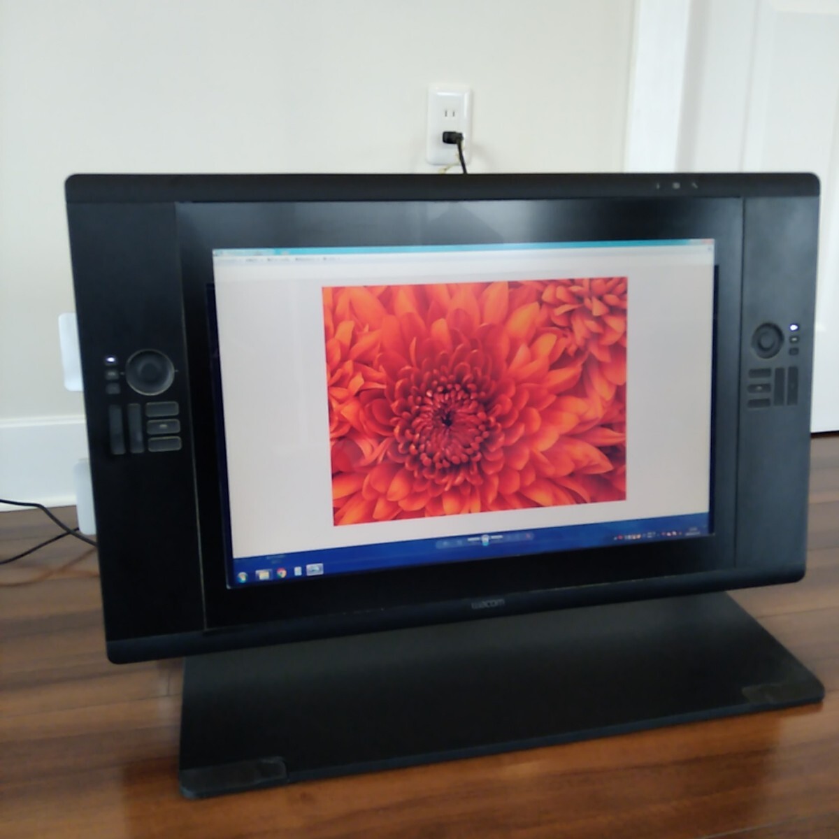 Yahoo!オークション -「cintiq 24hd」の落札相場・落札価格 Yahoo!オークション -「cintiq 24hd」の落札相場・落札価格