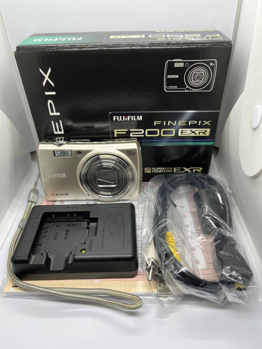 Yahoo!オークション -「finepix f200exr」の落札相場・落札価格