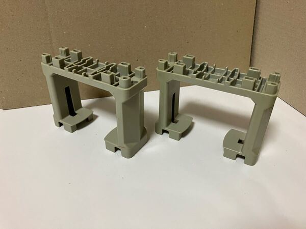 【プラレール】ブロック橋脚 グレー 2個