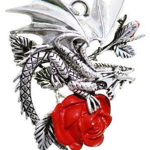 EastGate: Draca Rosa pendant カリスマ性と勇気