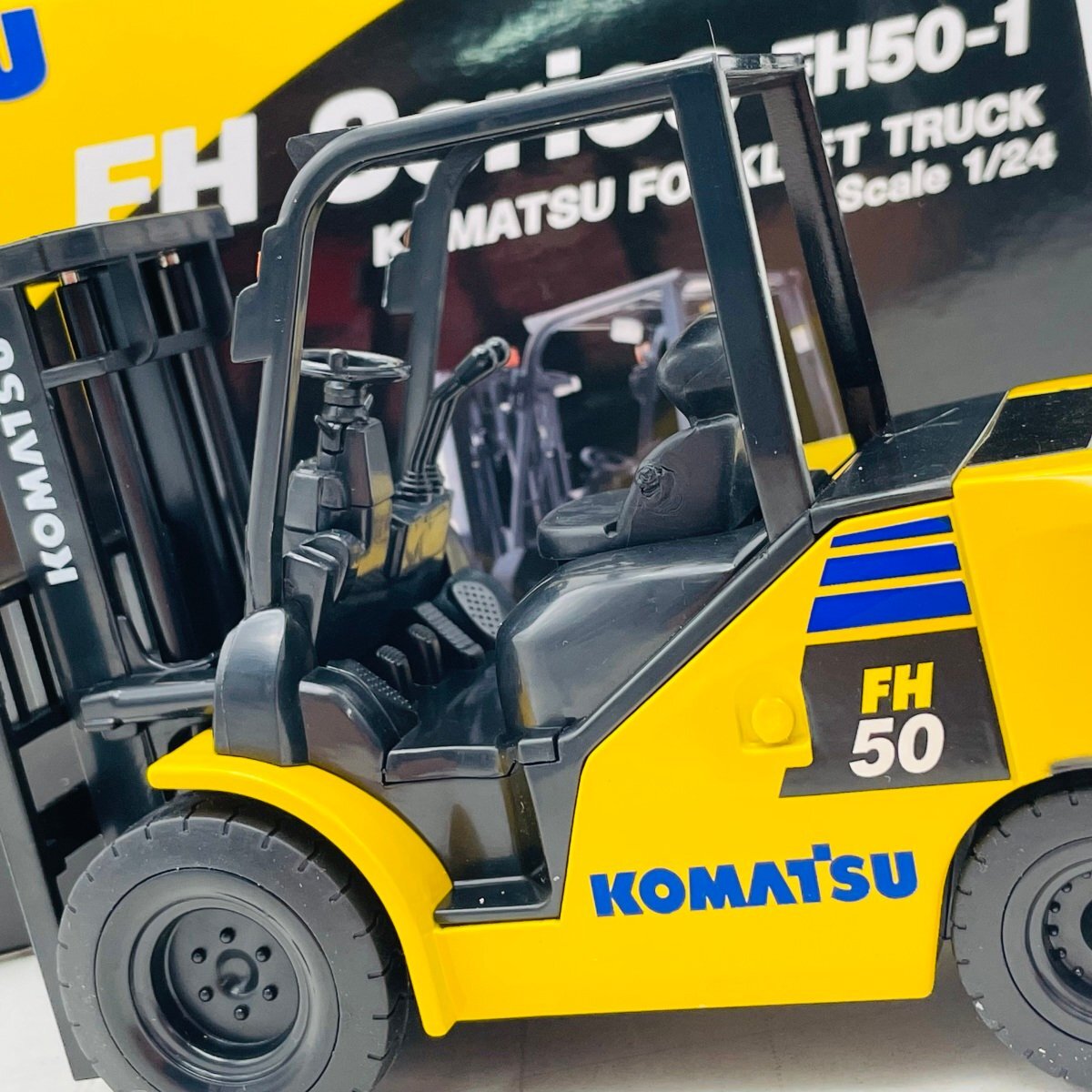 絶版品 新正工業ミニカー KOMATSUフォークリフトFD40美品｜Yahoo