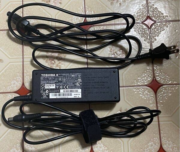 ★中古品★ACアダプター★パソコンの電源アダプター★東芝★TOSHIBA★PA3283U-5ACA★15V 5 A★