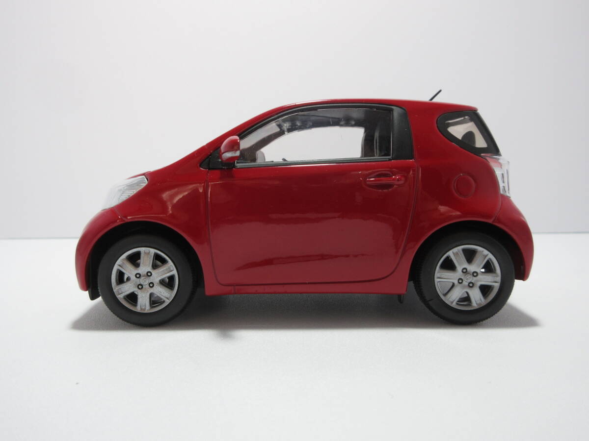 送料無料 1/24 トヨタ iQ オレンジ カラーサンプル ミニカー