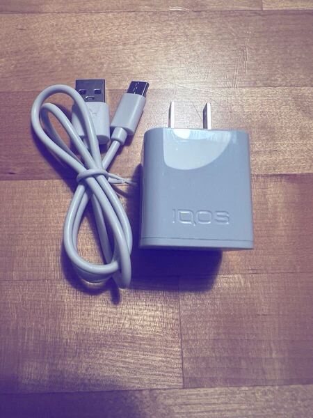 美品 アイコス IQOS 純正 急速充電器 ACアダプター USB式充電器 5V 2A S21A25 白 ホワイト 電子タバコ USB-Cケーブル付 【送料無料】