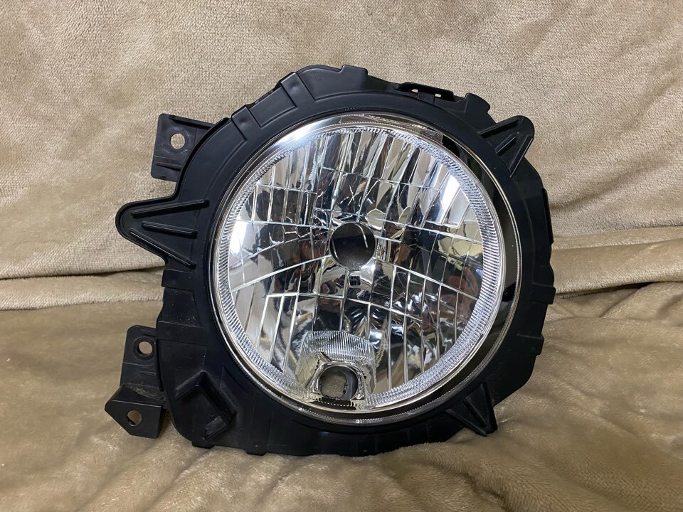 ジムニー 左ヘッドライト JB64w Koito 100-59386 35300-77RA0