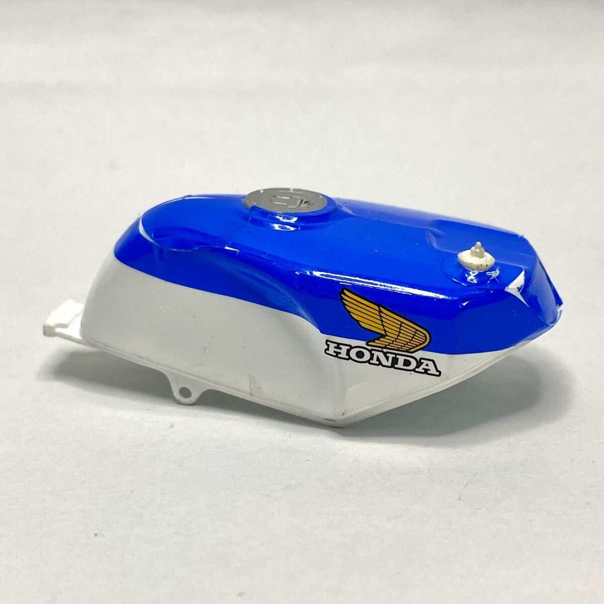 HONDA バイクタンク 青/白 mc18 nsr250 88 89(2025年最新 HONDA バイクタンク 青/白 mc18 nsr250 88 89(2025年最新