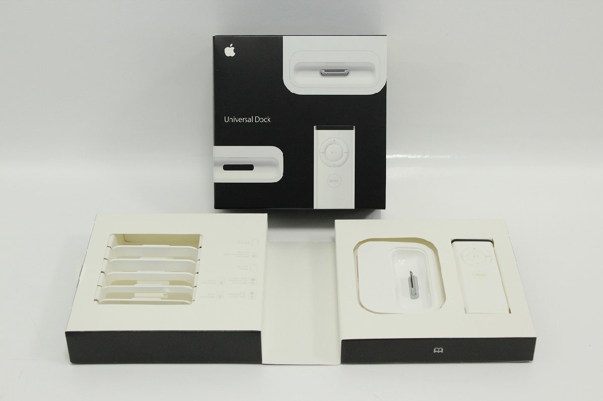 Original Apple iPod Universal Dock Charge Sync & Auxiliary