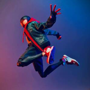 スパイダーバース SVアクション マイルス・モラレス用服 アウトフィット