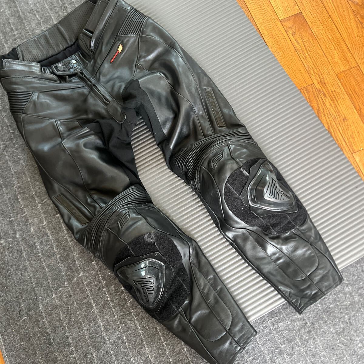 Yahoo!オークション -「hyod レザーパンツ m」(パンツ) (バイク Yahoo!オークション -「hyod レザーパンツ m」(パンツ) (バイク