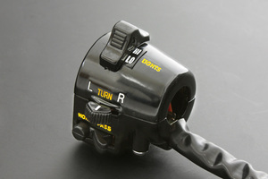 Z81-4301 Z1/Z2,Z750A4/A5,KZ900 ハンドルディマースイッチ 左側(ウインカー) 在庫処分 値下げ