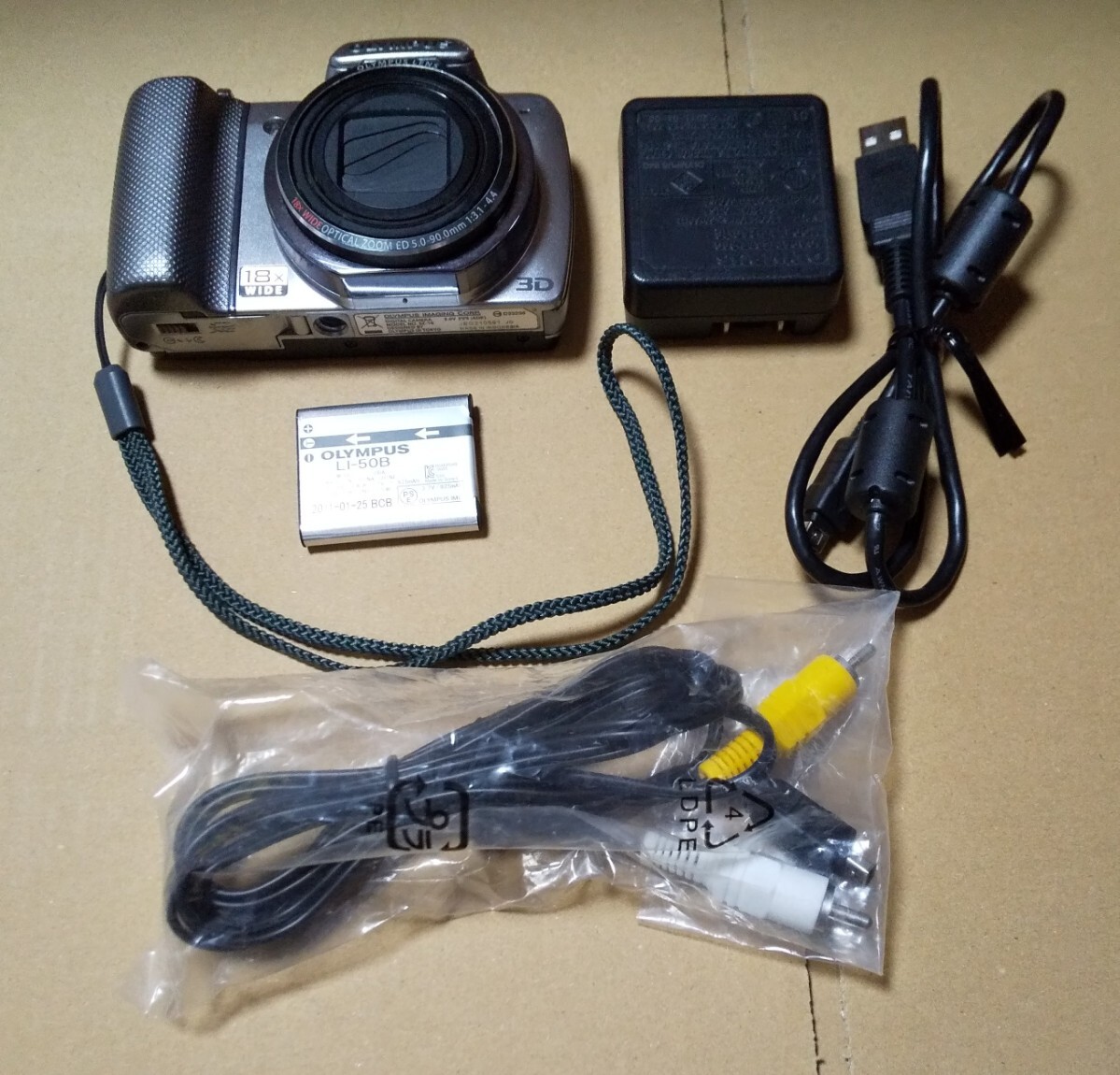 Amazon | OLYMPUS デジタルカメラ STYLUS XZ-10 1200万画素 裏面