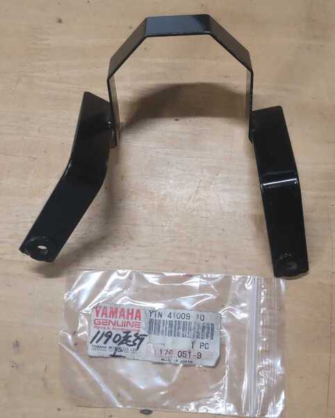 ヤマハ純正品.除雪機用走行用ベルトガイド?走行用ベルトリテーナー?機種不明.予想適合機種yt1190?ほぼ未使用に近い.年式不明.ytn-41009-10?
