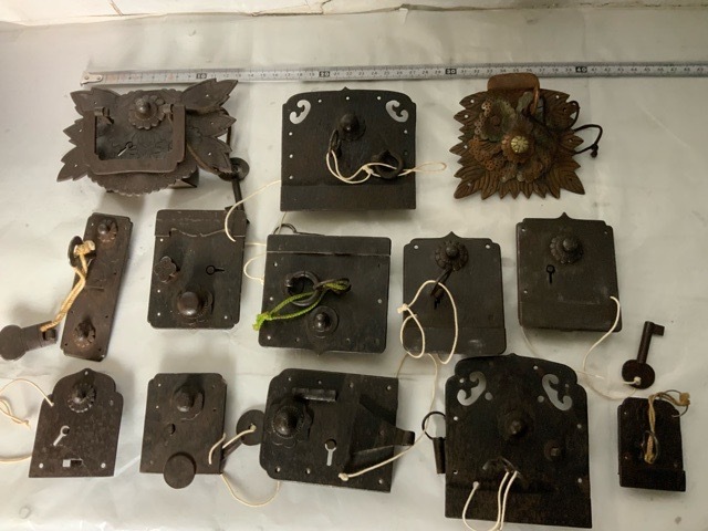 古民具 古鉄 古い錠前 鍵 2点 V R8682 古民具 古鉄 古い