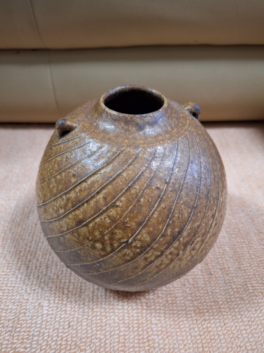 茶道具 備前 雀口掛花入 伊勢崎 卓 作（備前焼 伊勢崎 創『面取