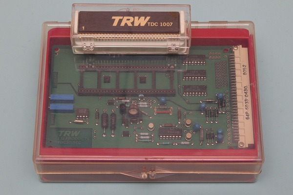 貴重■■■A/D変換 TRW TDC1007J + TDC1019EC 1980年頃 LSI Products アナログ・デジタル ボード 基板■■■電子部品