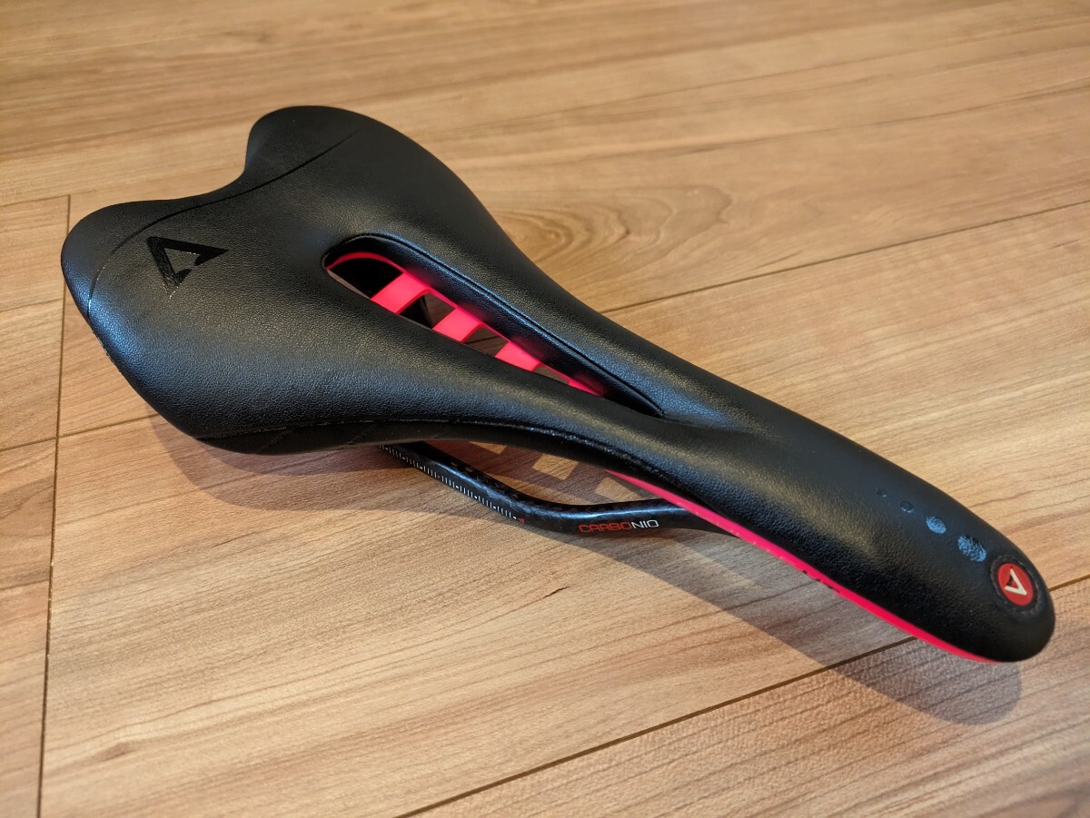 Yahoo!オークション -「アスチュート サドル」(パーツ) (自転車 Yahoo!オークション -「アスチュート サドル」(パーツ) (自転車