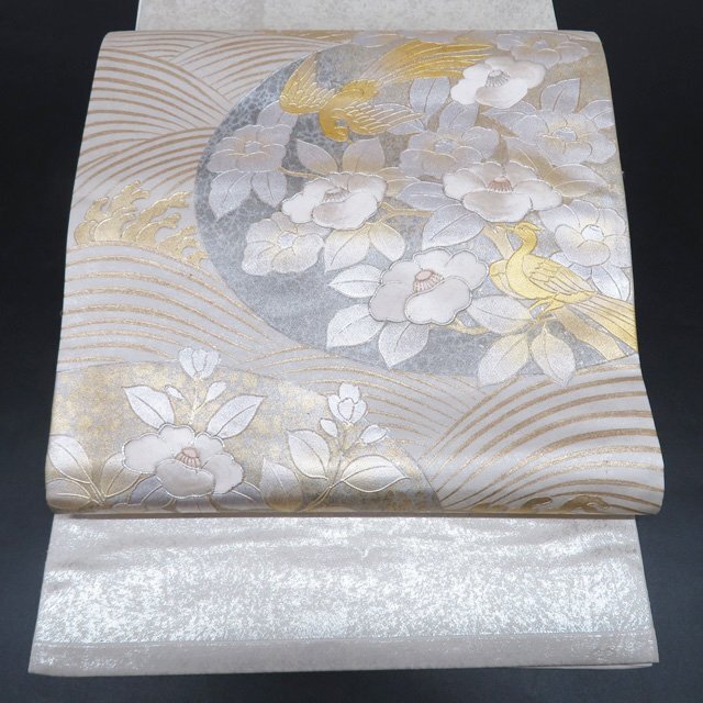 刺繍 銀通し 袋帯 軽い生地感 銀駒 金彩 銀彩 新品未使用品 お太鼓柄 刺繍 銀通し 袋帯 軽い生地感 銀駒 金彩 銀彩 新品未使用品 お太鼓柄