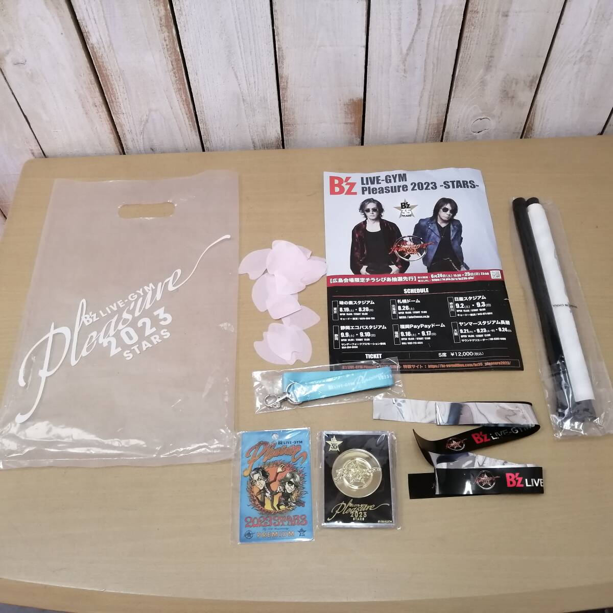 6.134 △ B'z ライブパンフレット 貴重コレクションセット