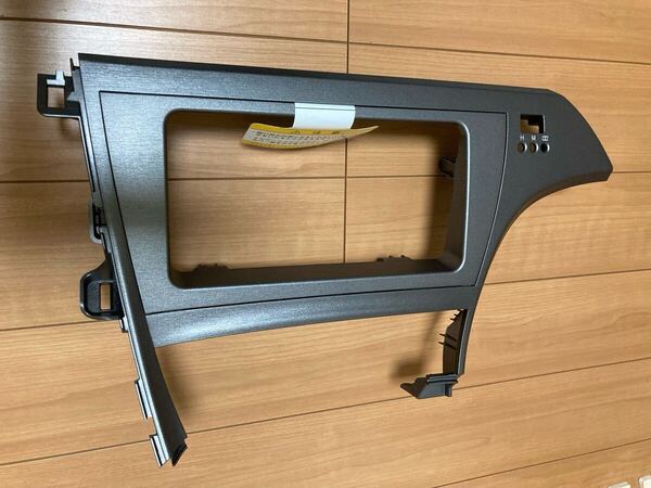 【 美品 送料無料 トヨタ TOYOTA 純正 ZVW30 プリウス PRIUS ナビ オーディオ 周り パネル ステー 】センター パネル 30系