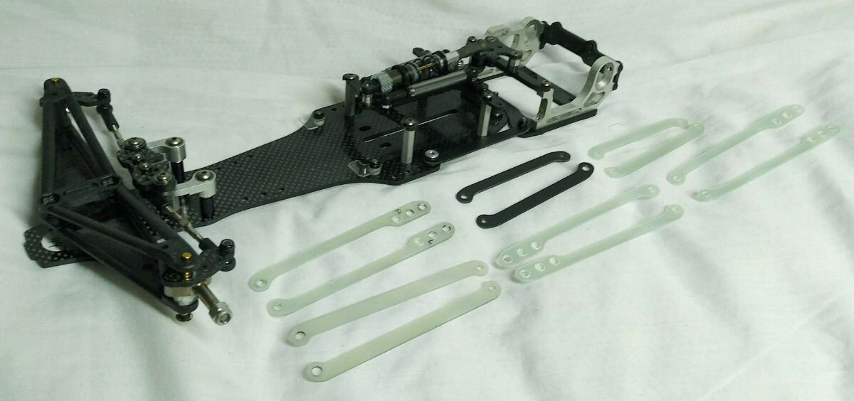 1/10 F1 TRG114 カーボン シャーシ