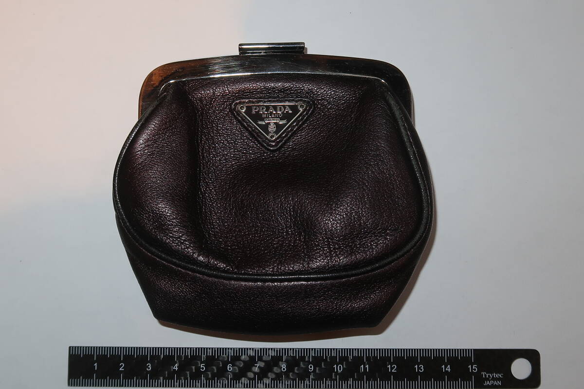 ⭐️極上美品⭐️プラダ がま口 コインケース 小物入れ ポーチ ピンク ナイロン Yahoo!オークション -「プラダ がま口 コインケース」の落札相場