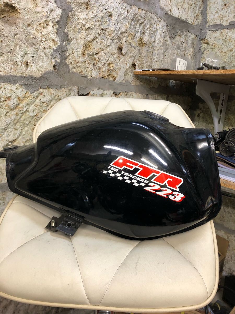 Yahoo!オークション -「ftr223 タンク 純正」の落札相場・落札価格 Yahoo!オークション -「ftr223 タンク 純正」の落札相場・落札価格