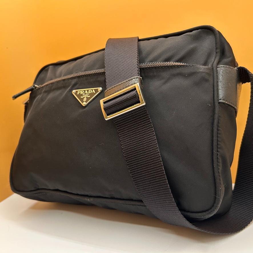 Yahoo!オークション -「prada プラダ レザー カメラバッグ Yahoo!オークション -「prada プラダ レザー カメラバッグ