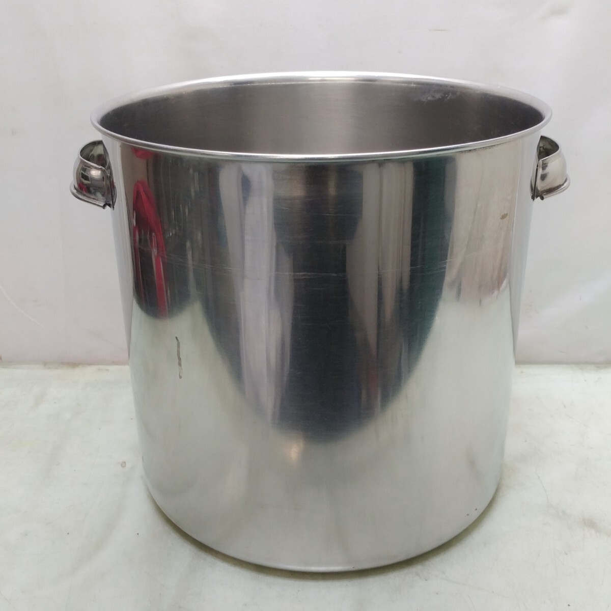 千田業務用 アルミ寸胴鍋27cm中古品 ステンレス籠未使用品 千田業務用 アルミ寸胴鍋27cm中古品 ステンレス籠未使用品