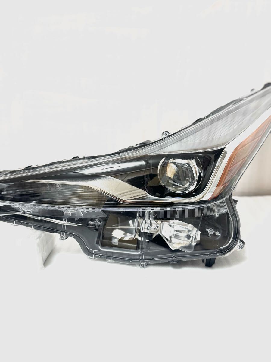 トヨタ　50プリウス後期　左ヘッドライト 50 プリウス 後期 左 ヘッドライト 美品