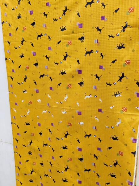 和風 和風柄 黒猫 黒猫柄 マスタード からし色 生地 ハンドメイド プリント柄 ボーダー織り 白猫 レトロモダン