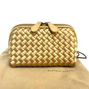Bottega Veneta ベージュ編み込みポーチ