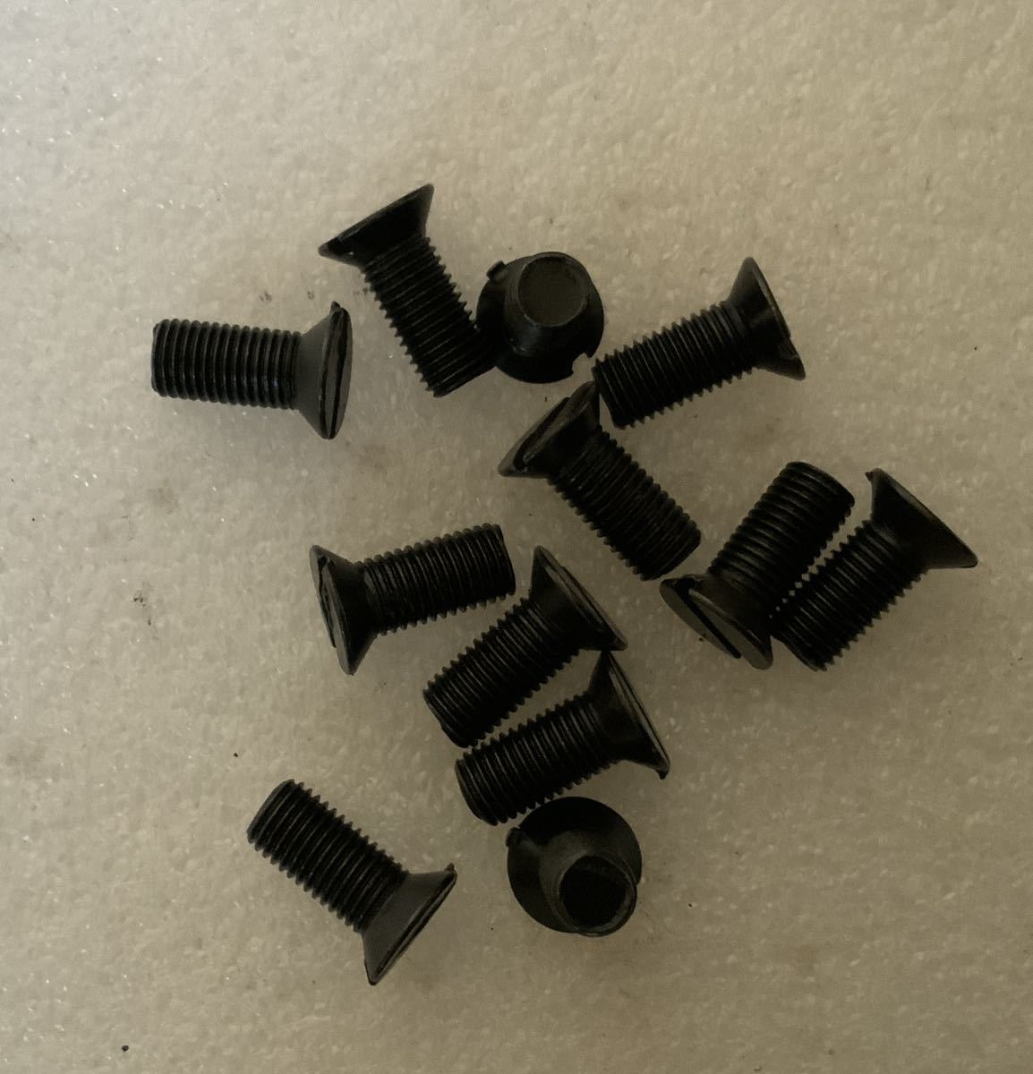 Ural ウラル 650 クラッチケース用 ネジ 新品社外品 import fr