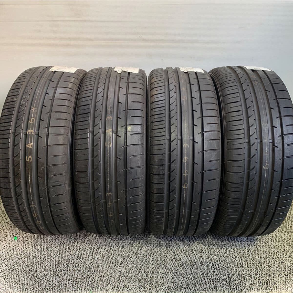 未使用225/55R18 2本ダンロップ SP SPORT MAXX050+