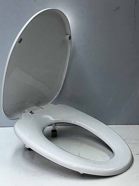 Yahoo!オークション - 【福岡】W1600 トイレカウンター TOTO Yahoo!オークション - 【福岡】W1600 トイレカウンター TOTO