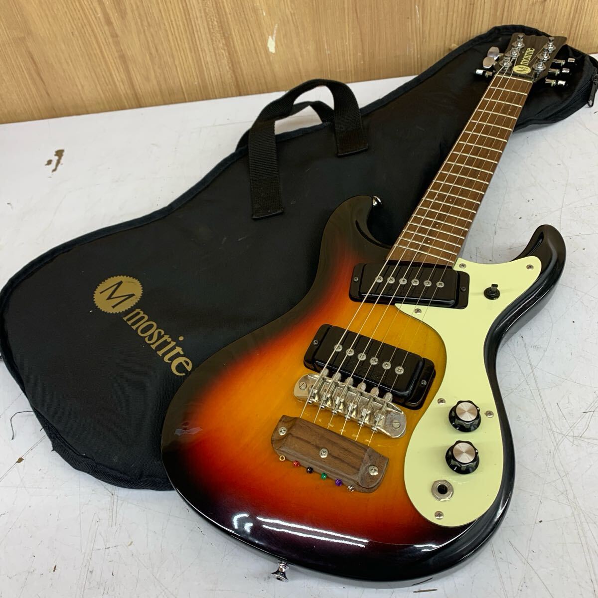 Yahoo!オークション -「mosrite mini」(本体) (エレキギター)の Yahoo!オークション -「mosrite mini」(本体) (エレキギター)の