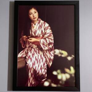 ■大原麗子■「着物グラビア」/A4額装品/撮影)秋山庄太郎/貴重写真/女優/美人/昭和レトロ/印刷物/インテリア G2428