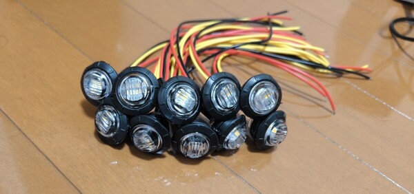 デュアルサイドマーカー 10個セット ボタンマーカー アンバー、レッド 4LED 12〜30v 防水 防塵ip67 埋込式クリアレンズ