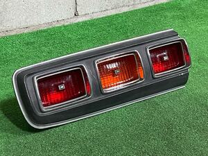 【希少 良好品!!】ニッサン 610 ブルーバード 純正 テールランプ 左 品番:IKI 4029L SSSテール ダットサン テールライト 交換 車検 即納