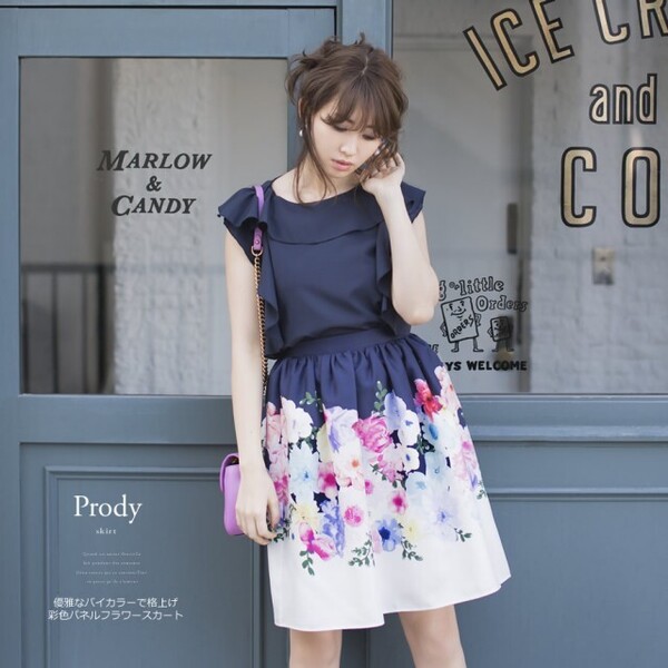 tocco closet フラワースカート ネイビー 小嶋陽菜さん着用 トッコ 花柄 こじはる