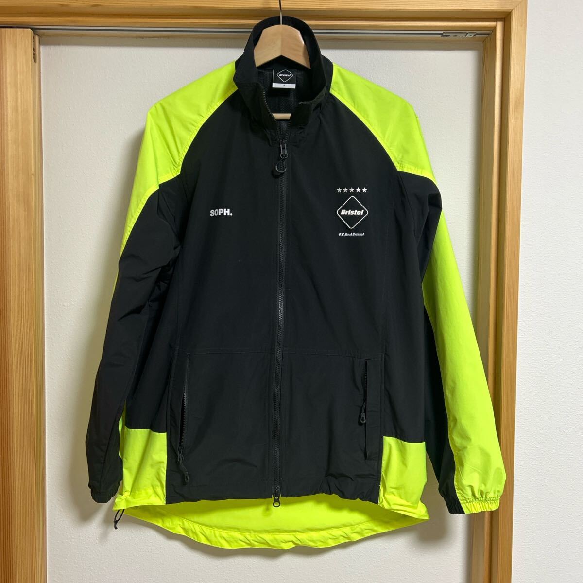 Yahoo!オークション -「f.c.r.b. warm up jacket」の落札相場 Yahoo!オークション -「f.c.r.b. warm up jacket」の落札相場
