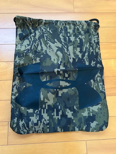美品❗️UNDER ARMOUR セットアップ　CTGウインド　カモフラ　2XL 美品❗️UNDER ARMOUR セットアップ CTGウインド カモフラ 2XL