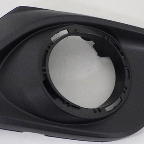 マツダ アクセラ BM2F2 純正 フォグランプ カバー 右 BJE1-50C11